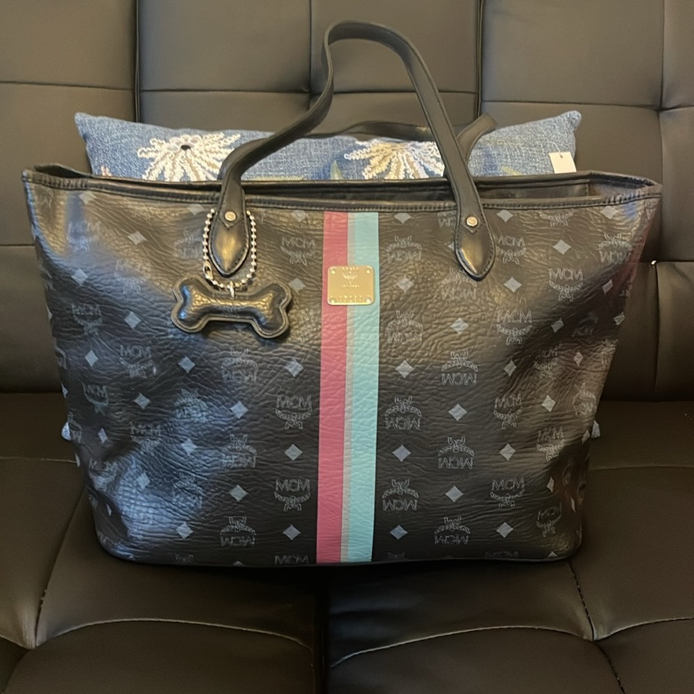 MCM Bags - Picture 3 of 12